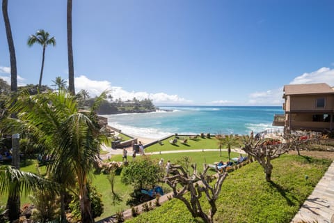 Views & ac! Ks b6- Sullivan House in Kapalua