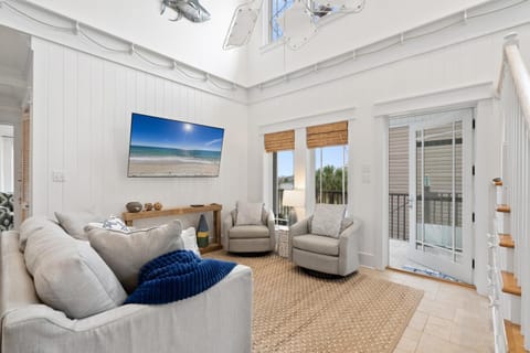 Crawling Distance Beach House House in Ono Island