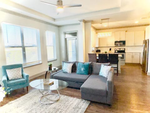 Kitchen or kitchenette, Living room