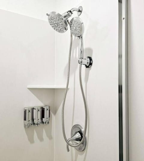 Couple's Getaway Kitchenette Washer & Private Bath Apartment in Stockton