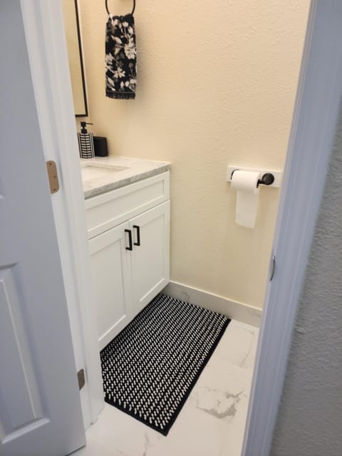 Luxurious All Private GuestSuite Apartment in Lancaster