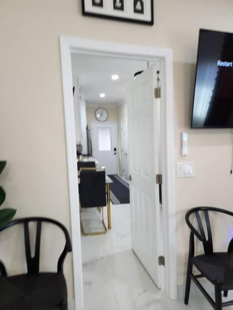 Luxurious All Private GuestSuite Apartment in Lancaster