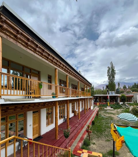 Property building, Balcony/Terrace, Garden view