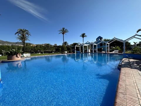 Garden, Swimming pool