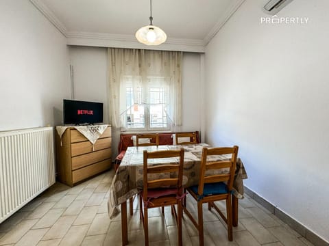 TV and multimedia, Living room, Dining area, internet, air conditioner