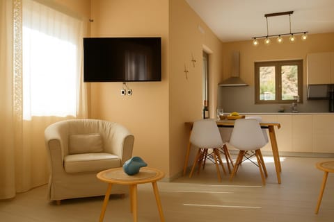 TV and multimedia, Kitchen or kitchenette, Living room, Dining area