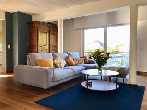 Communal lounge/ TV room, Living room