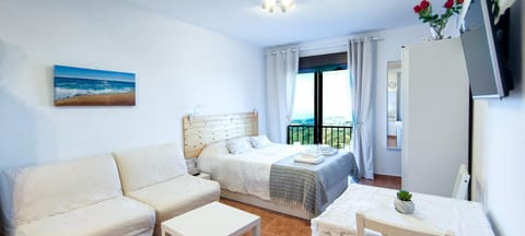 Bed, Living room