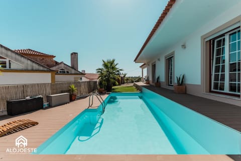 Pool view, Swimming pool, sunbed