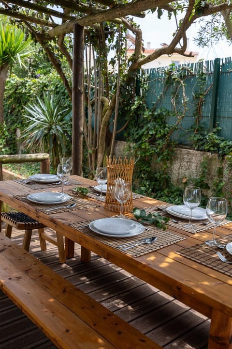 Patio, Day, Garden, Dining area, Garden view