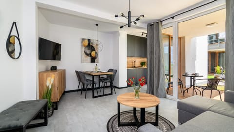 TV and multimedia, Living room, Dining area