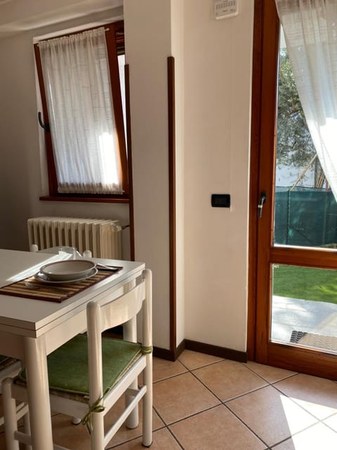 Dining area, internet