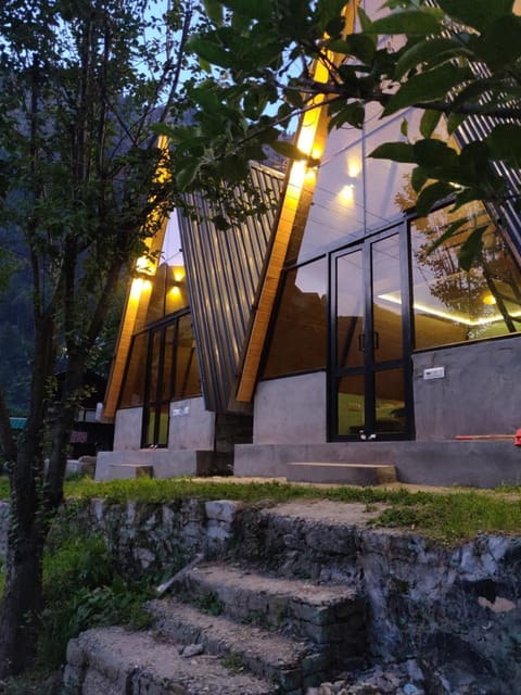 Property building, Garden