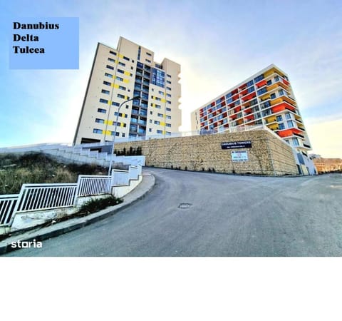 Property building, Neighbourhood