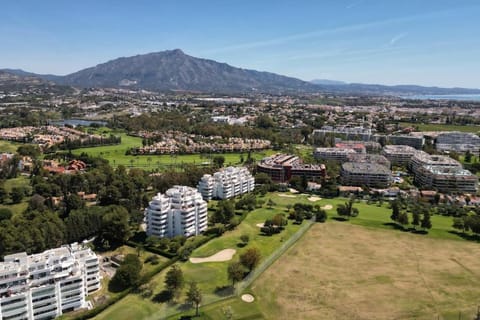 Lujoso y elegante apartamento primera linea golf - LOS FLAMENCOS 7 Apartment in San Pedro de Alcántara