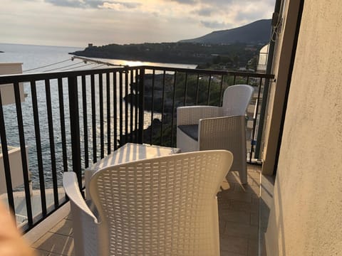 Balcony/Terrace, kitchen