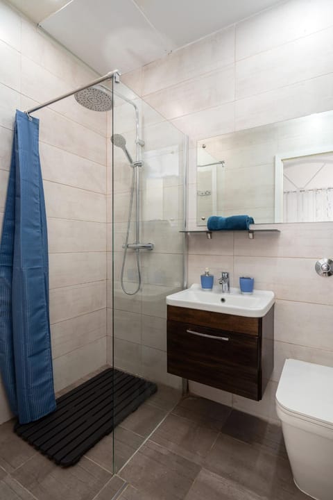 Modern Traditional Apartment with Maltese Internal Court Yard - Designed with Traditional Stone and Tiling Apartment in Valletta