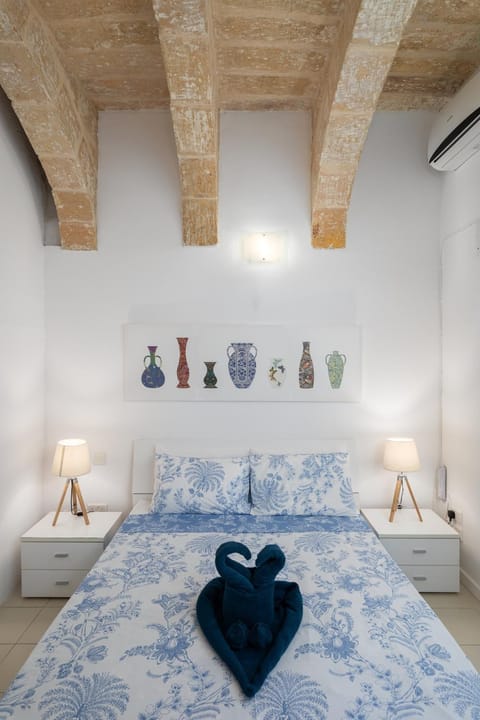 Modern Traditional Apartment with Maltese Internal Court Yard - Designed with Traditional Stone and Tiling Apartment in Valletta