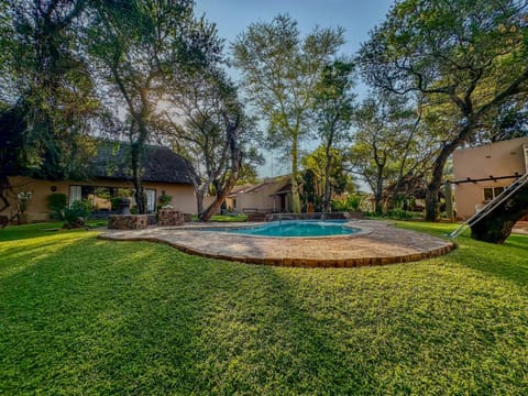 Garden, Swimming pool