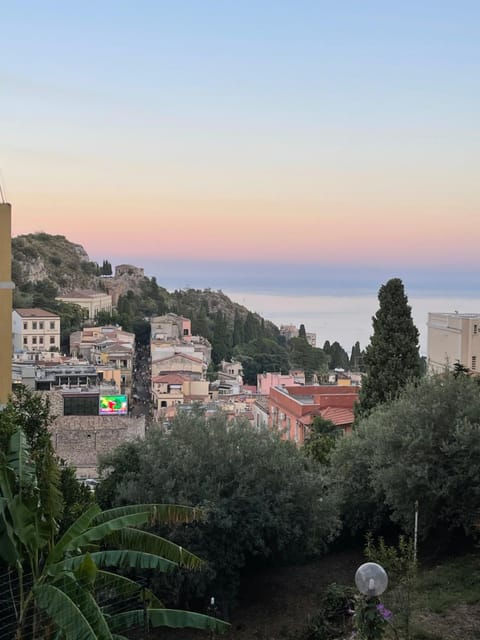 Nearby landmark, Day, City view