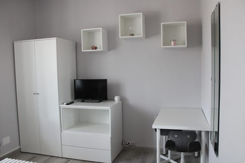 TV and multimedia, Seating area, wardrobe