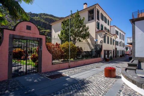 Property building, Street view
