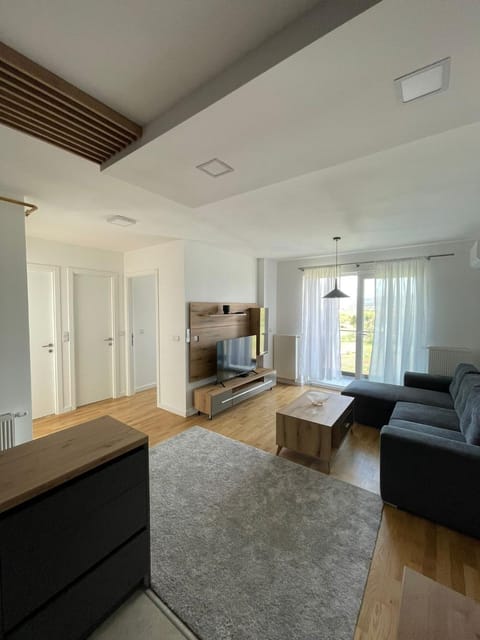 Communal lounge/ TV room, TV and multimedia, Living room, Seating area, Evening entertainment