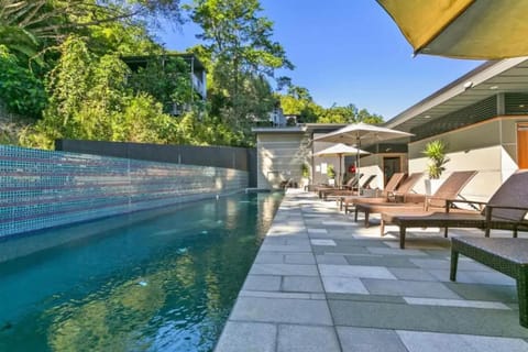 Swimming pool, sunbed