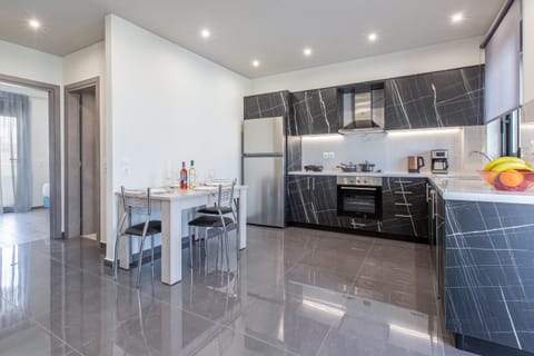 Kitchen or kitchenette, Dining area, oven, toaster