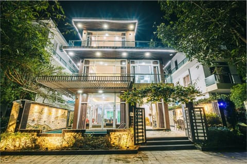 Property building, Night