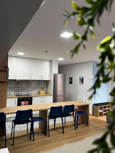 Kitchen or kitchenette, Seating area, Dining area