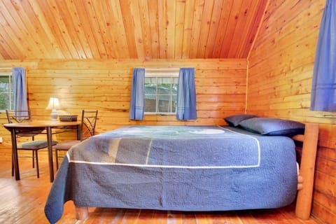 Rustic Cabin in Lake Monroe Cabin in Indiana