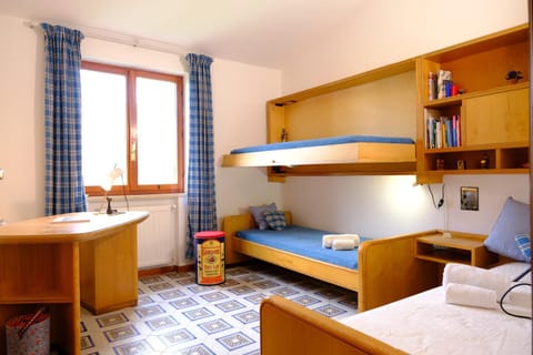 Bed, Bedroom, bunk bed