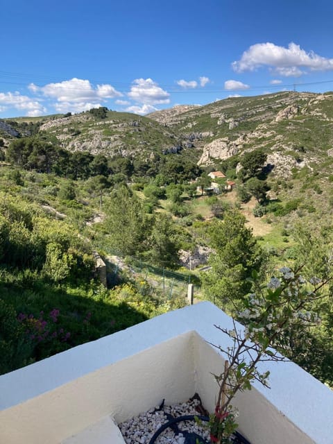 Loft dans les Collines de l'Estaque Vacation rental in Marseille