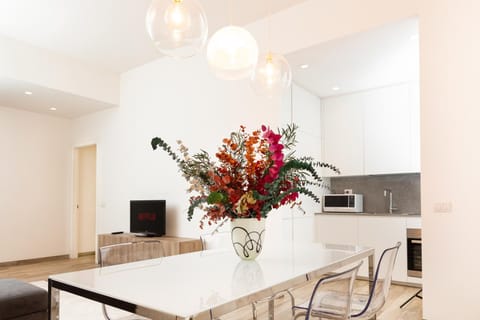 Living room, Seating area, Dining area