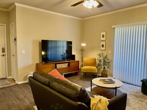 Gated Condo Heated Pool Spa Gym Near Zoo House in Tempe