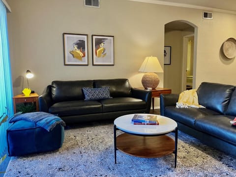 Gated Condo Heated Pool Spa Gym Near Zoo House in Tempe