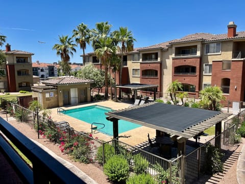 Gated Condo Heated Pool Putt Green Near Papago House in Tempe