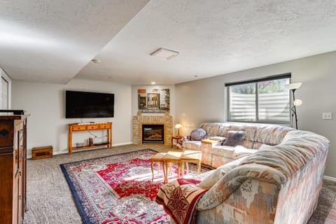 Cozy Kaysville Vacation Rental with Mountain Views! Apartment in Farmington