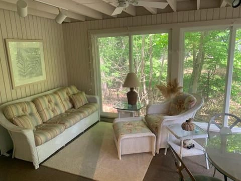 Whittier Cottage House in Douglas