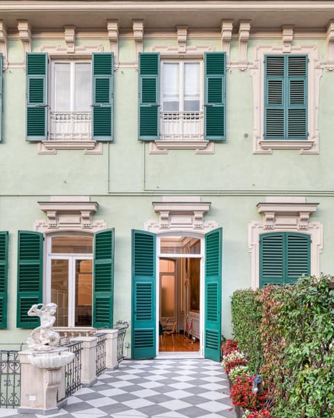 Property building, Balcony/Terrace