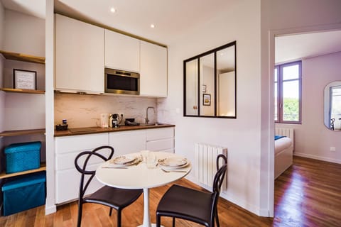 Living room, kitchen