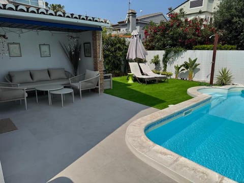 Patio, Garden, Garden view, Pool view, Swimming pool, sunbed