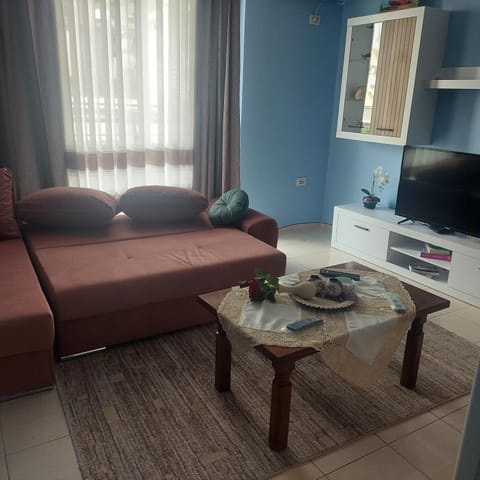 Communal lounge/ TV room, TV and multimedia, Living room, Seating area