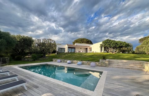Property building, Garden, Garden view, Area and facilities