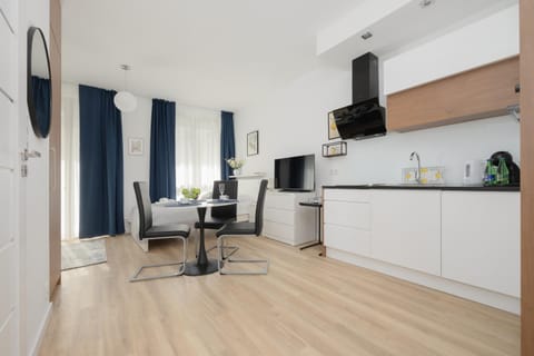 TV and multimedia, Kitchen or kitchenette, Dining area
