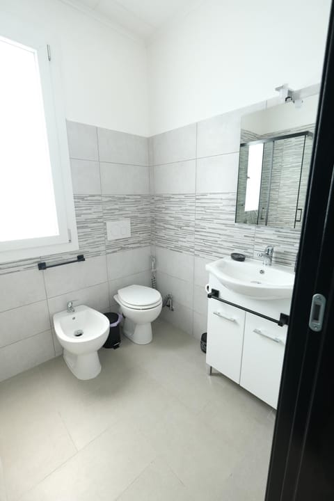 Shower, Toilet, Bathroom, bidet