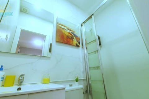 Coqueto y económico para parejas Apartment in Madrid