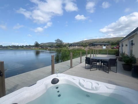Hot Tub, Lake view