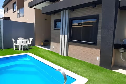 Property building, Day, Pool view, Swimming pool